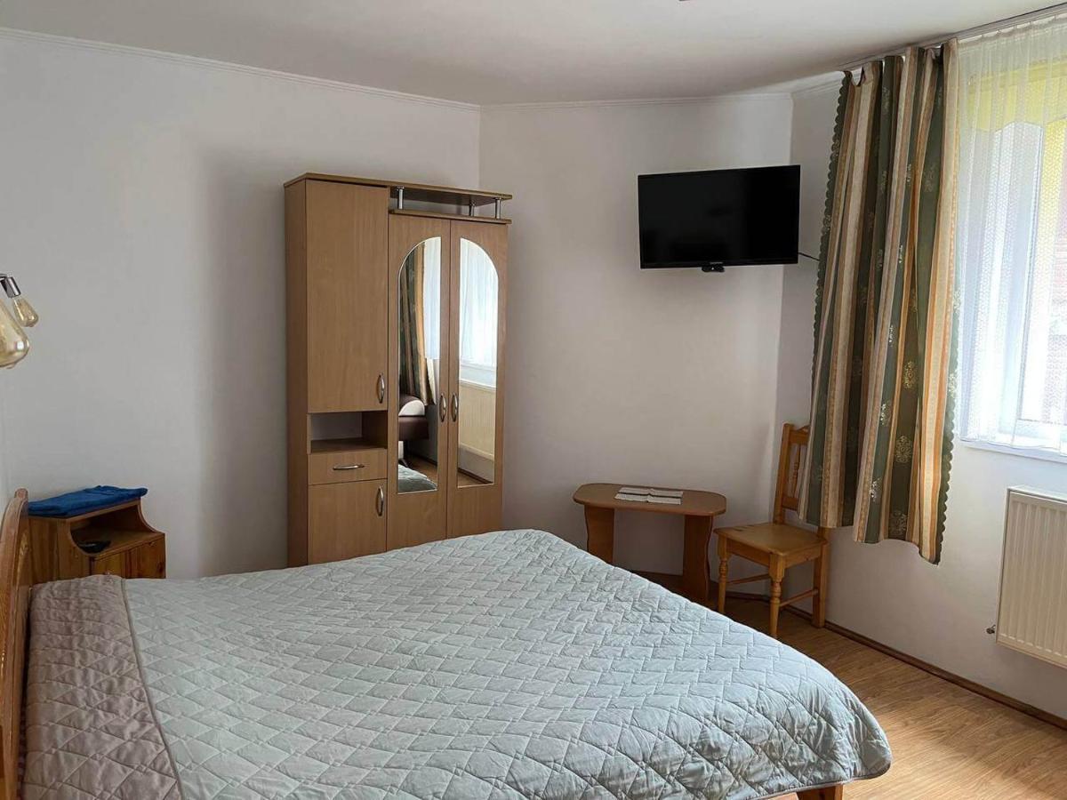 Oskolok Dovbusha Mini-Hotel Yaremche Exterior foto