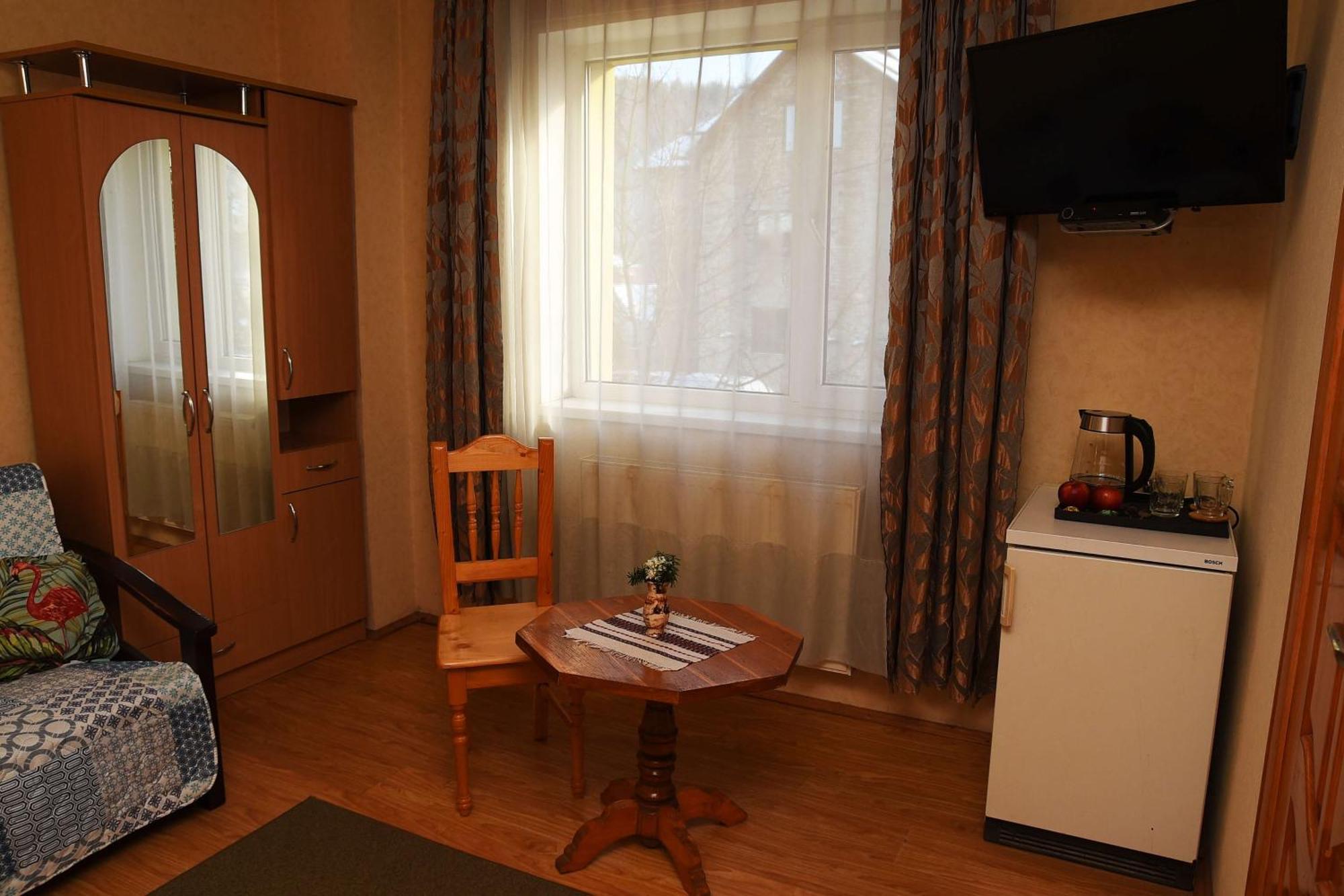 Oskolok Dovbusha Mini-Hotel Yaremche Quarto foto
