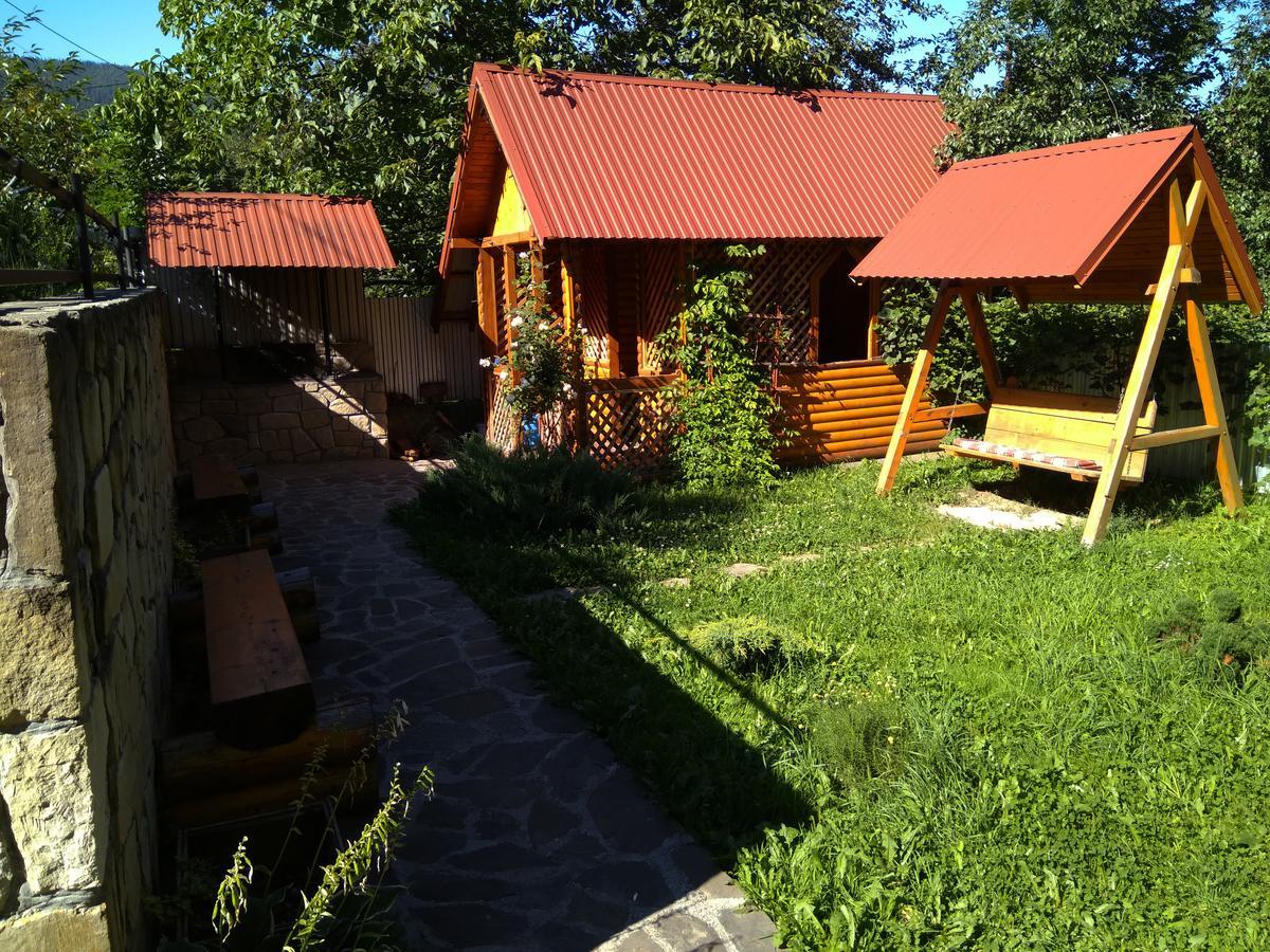 Oskolok Dovbusha Mini-Hotel Yaremche Exterior foto